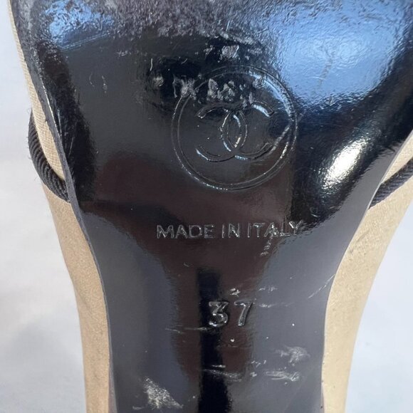 CHANEL Vintage Beige Black Kitten Heels Pumps $1200 - Picture 8 of 11
